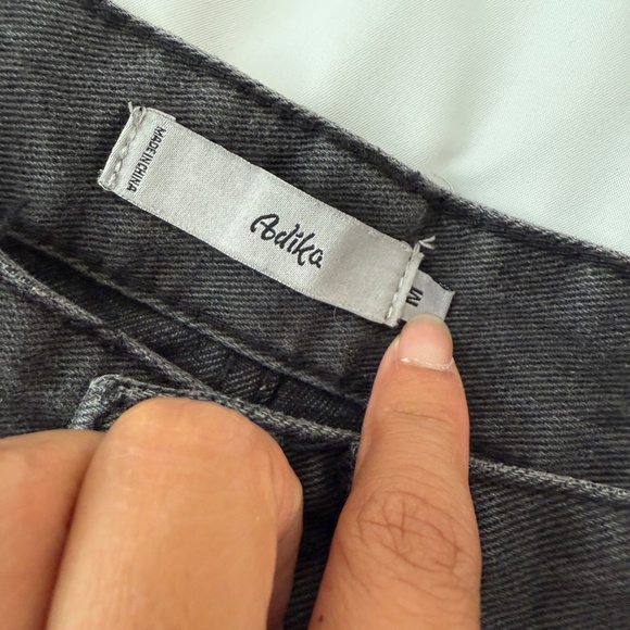 adika boyfriend jeans  size medium   details: -great condition  -high rise - Picture 4 of 4